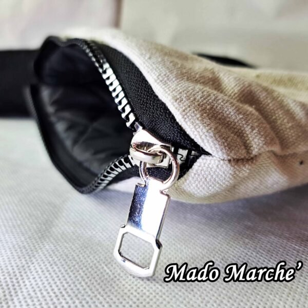 Makeup Bag - اصل انا قاعدة على بنك — image 4