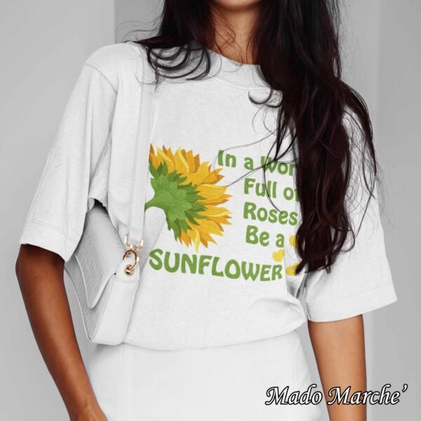 Crop Oversize - In World Full of Roses - Image 2