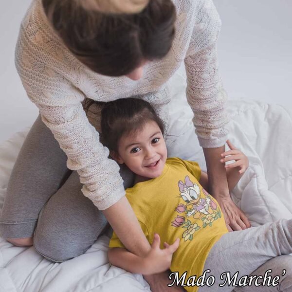 Mom & Kids - Little Daisy - Image 4